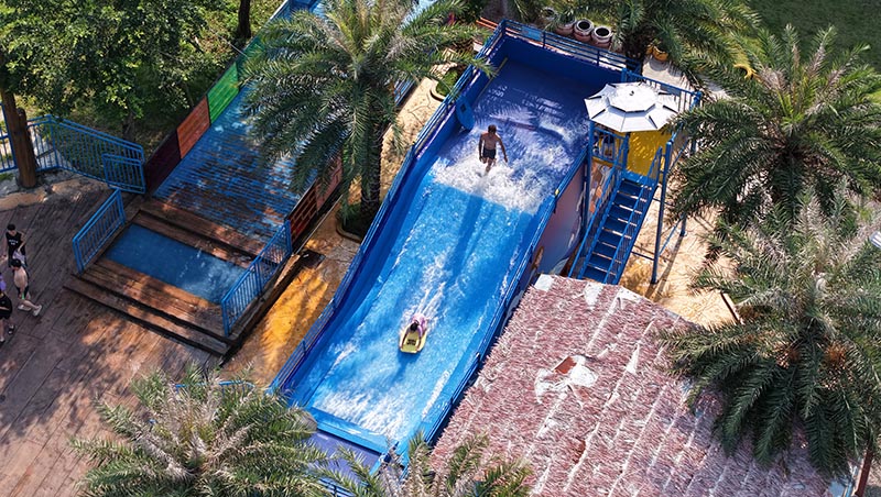 Single-Person Surf Simulator for Water Parks